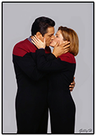J/C new pose kiss